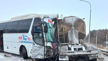 Жесткое ДТП с автобусом и грузовиком произошло на новокузнецком шоссе
