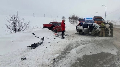 Трое взрослых и ребенок пострадали в лобовом ДТП на новокузнецком шоссе