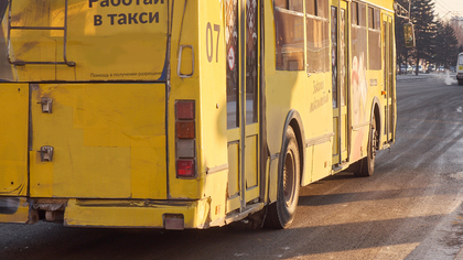 Разрушительная авария с новым троллейбусом произошла в центре Кемерова