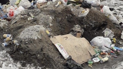 Образовавшаяся неподалеку от детсада свалка мусора возмутила кемеровчан