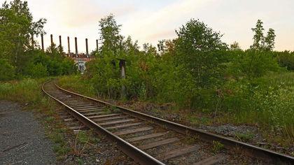 Пассажирский поезд столкнулся с лесовозом в Свердловской области