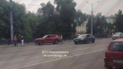 Легковые иномарки столкнулись в Новокузнецке 