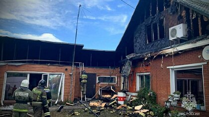 Пожарные спасли 11-летнюю девочку из горящего дома в Бердске