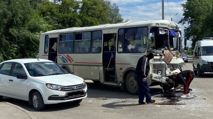 Пять человек пострадали в ДТП с автобусом в Алтайском крае