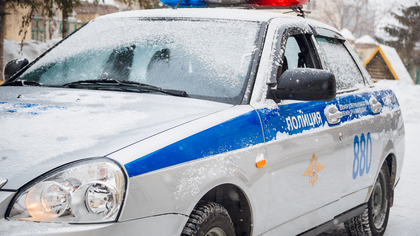 Застрявшая на дороге фура затруднила движение на выезде из Новокузнецка