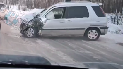 Водитель иномарки пострадал в ДТП с "буханкой" около Новокузнецка