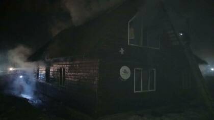 Двое детей погибли при вспыхнувшем в частном доме пожаре в Красноярском крае
