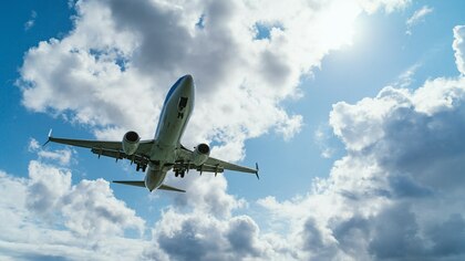 Самолет потерял кусок крыла из-за столкновения с другим бортом в аэропорту Индии