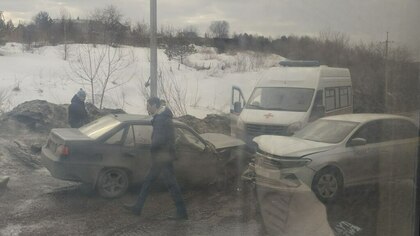 Такси попало в лобовое ДТП под Новокузнецком
