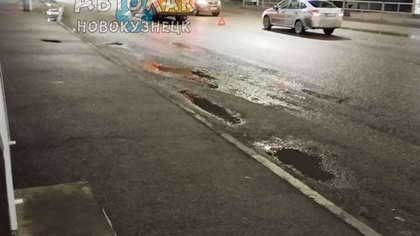Соцсети: пешеход попал под колеса автомобиля в Новокузнецке