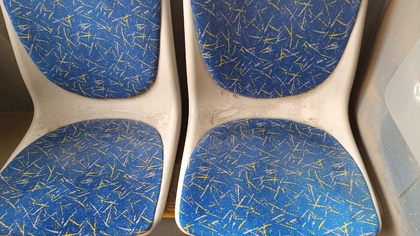 "Держаться за поручень нет смысла": грязь в салоне автобуса разгневала новокузнечанина