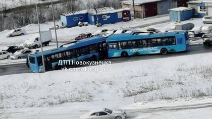Автобусы столкнулись лоб в лоб в Новокузнецке