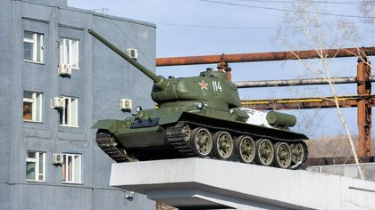 Легендарный танк Т-34 "сошел" с постамента в Новокузнецке