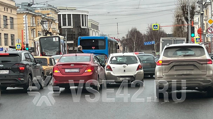 ДТП произошло на загруженной улице в центре Кемерова