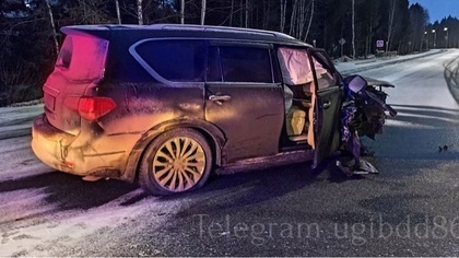 Водитель Infiniti спровоцировал аварию с двумя пострадавшими в Ханты-Мансийске