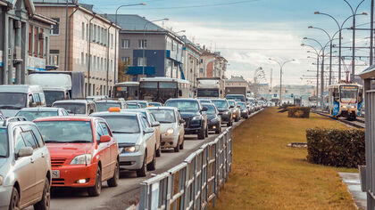 Вечерние пробки вновь возникли в Кемерове