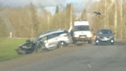 Автомобиль разбился в ДТП на кузбасской трассе