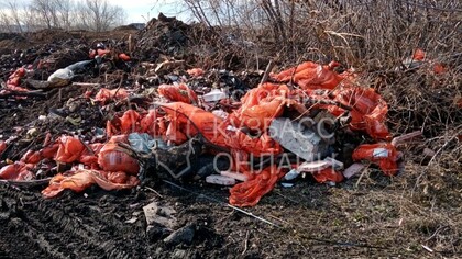 Огромная свалка мусора возникла в кемеровском поселке