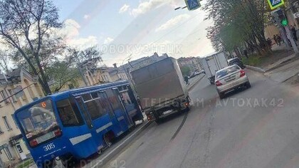 Трамвай и грузовик столкнулись в Новокузнецке