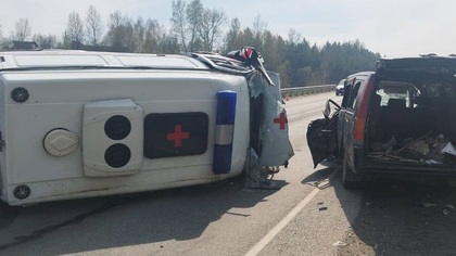 Последствия серьезного ДТП с пятью пострадавшими попали на камеру в Томской области