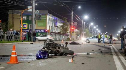 Очевидцы в Кузбассе сообщили о гибели юноши-мотоциклиста в жуткой аварии