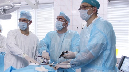 Кузбасские врачи 12 часов оперировали мужчину для спасения от серьезной опухоли