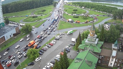 Непогода вызвала мощные пробки в Новокузнецке