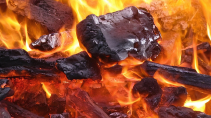 Огонь уничтожил около 20 тонн продукции в Москве после массового заболевания ботулизмом