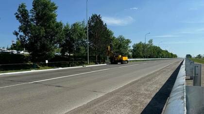 Дорожники приступили к ремонту проезжей части рядом с аэропортом Новокузнецка