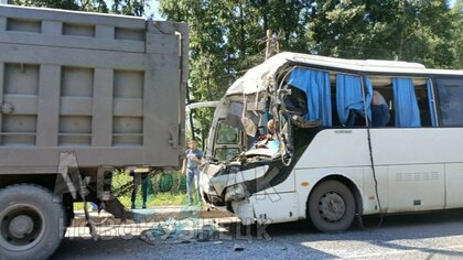 Жесткое ДТП с участием автобуса и грузовика произошло в Новокузнецке