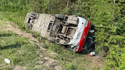 Владелец перевернувшегося в Пермском крае автобуса выплатил его пассажирке два рубля
