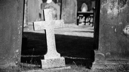 Мемориальная плита убила ребенка в Коми