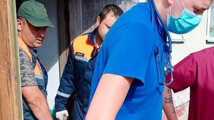 Не открывала дверь родственникам: помощь спасателей потребовалась жительнице кузбасского поселка