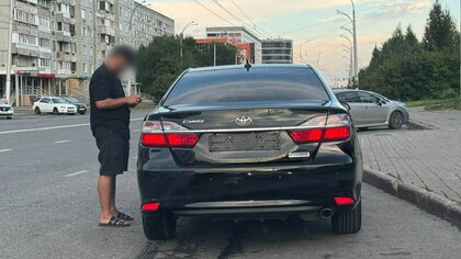 Инспекторы остановили автомобиль без номеров с ребенком на переднем сиденье в Кемерове