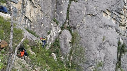 Турист из Новосибирска сорвался со скалы в Республике Алтай