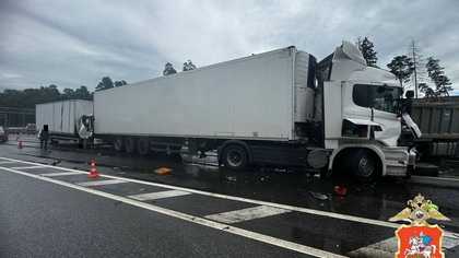 Последствия смертельного ДТП с пятью автомобилями попали на камеру в Подмосковье