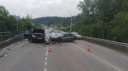 Лихач на RAV4 спровоцировал ДТП с тремя пострадавшими на новокузнецкой трассе