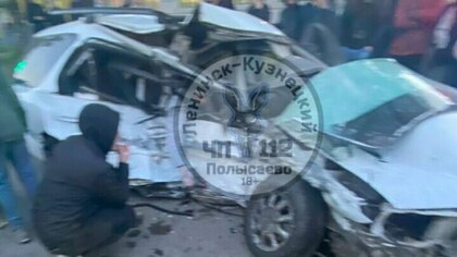Очевидцы сообщили о гибели юноши и ребенка в страшном ДТП в кузбасском городе