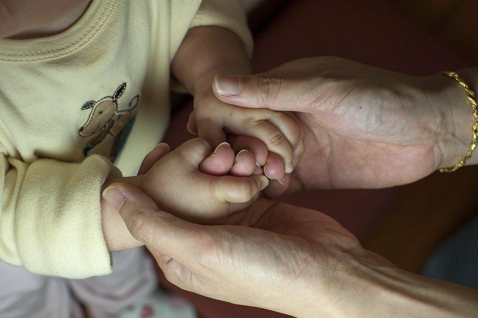 Депутат Госдумы предложила ввести зарплату для одиноких родителей - Vimarsana News