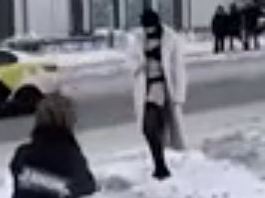 Фотосессия с полуобнаженной девушкой у мечети в Москве привела к уголовному делу