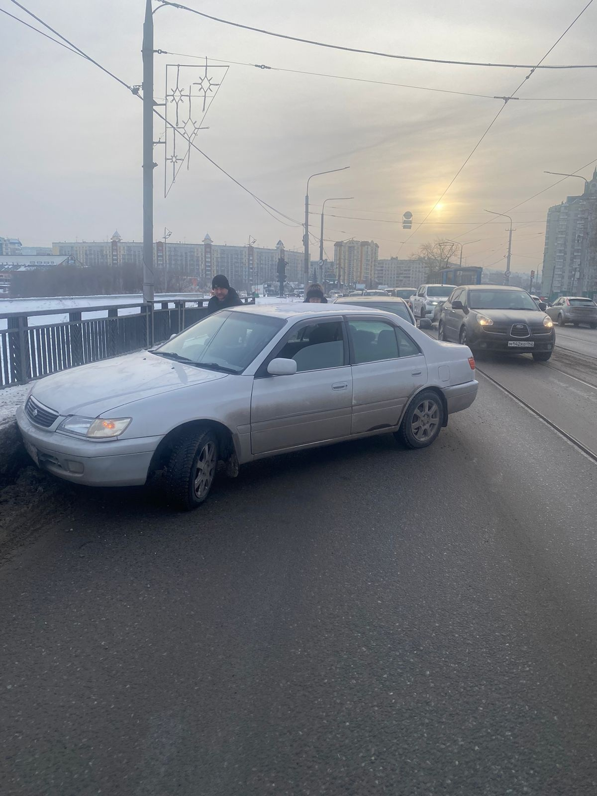 ГИБДД объявила о поиске свидетелей после ДТП на Кузнецком мосту в  Новокузнецке / VSE42.RU - информационный сайт Кузбасса.