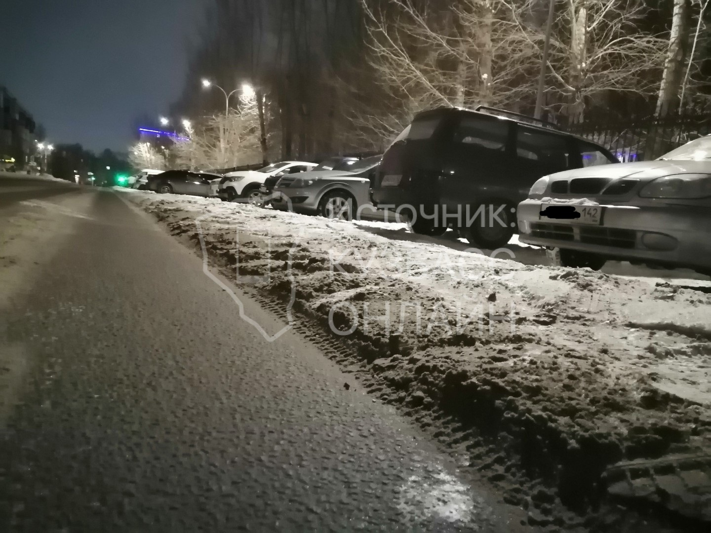 Чистка дорог превратила автомобили в 