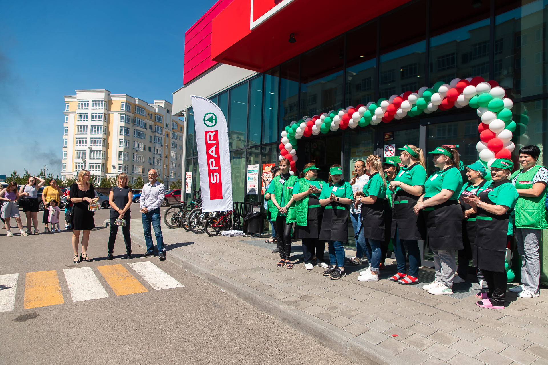 Новый магазин торговой сети SPAR открылся в Кемерове / VSE42.RU -  информационный сайт Кузбасса.